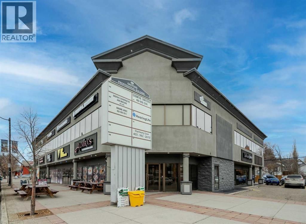 200, 40 Elizabeth Street, Okotoks