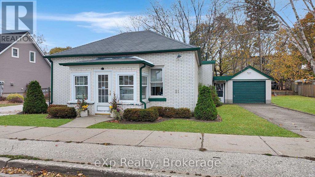 21 Grosvenor Street N, Saugeen Shores