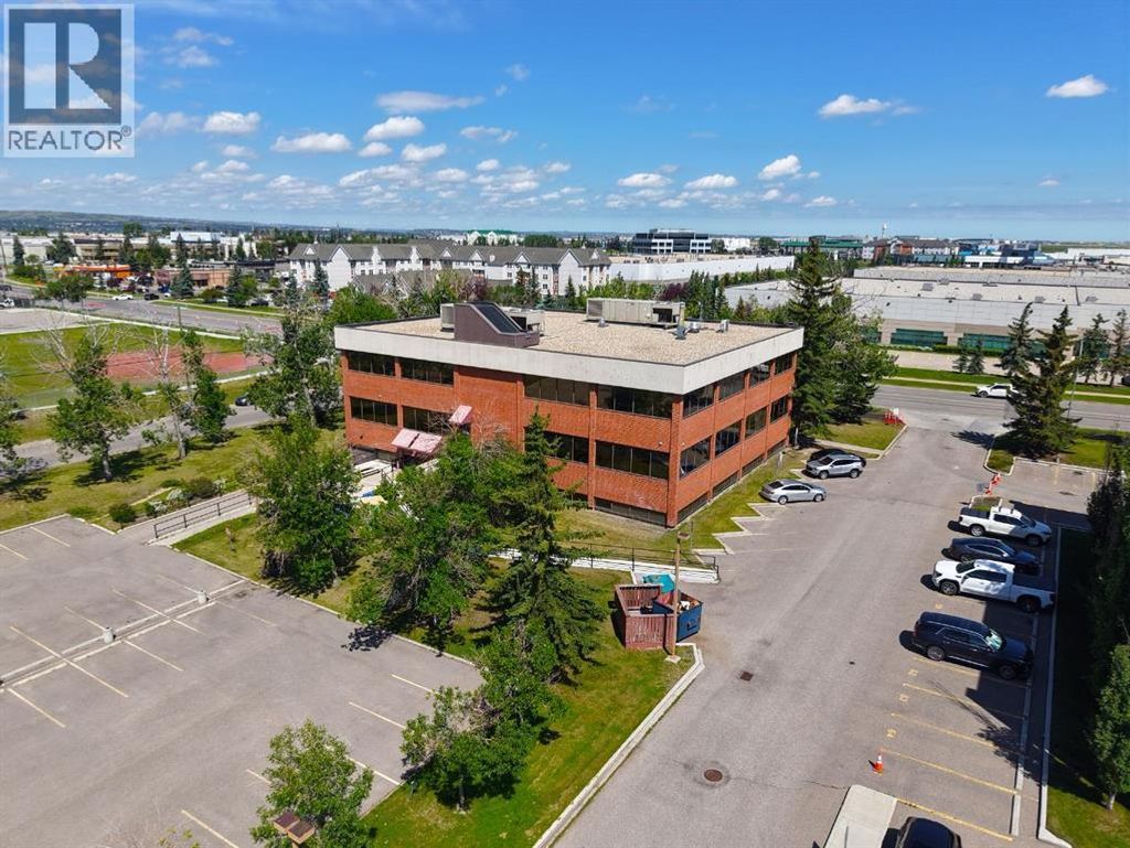 2711 39 Avenue Ne, Calgary