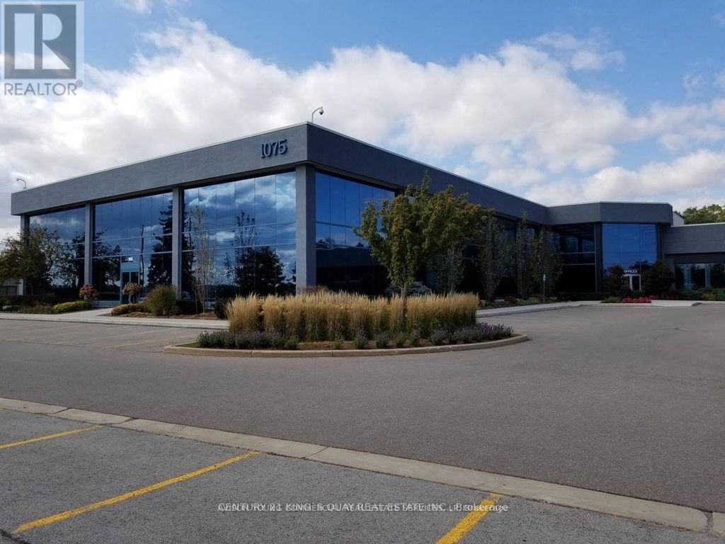 107-108 - 1075 North Service Road W, Oakville (qe Queen Elizabeth)