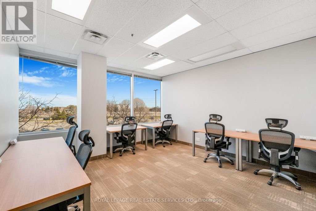 200 - 2020 Winston Park Drive, Oakville (wp Winston Park)