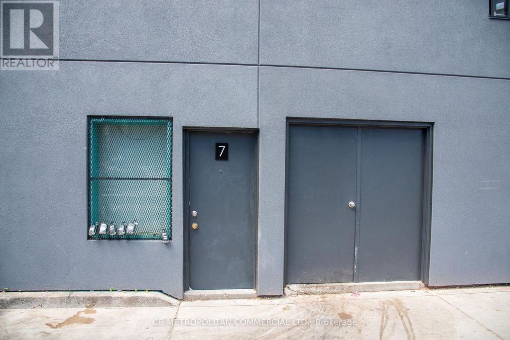 7-rear - 531-533 Yonge Street, Toronto (church-Yonge Corridor)