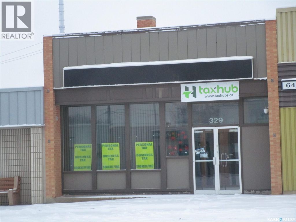 329 Centre Street, Assiniboia