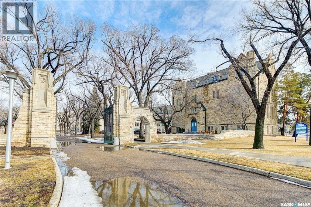 1121 College Drive, Saskatoon
