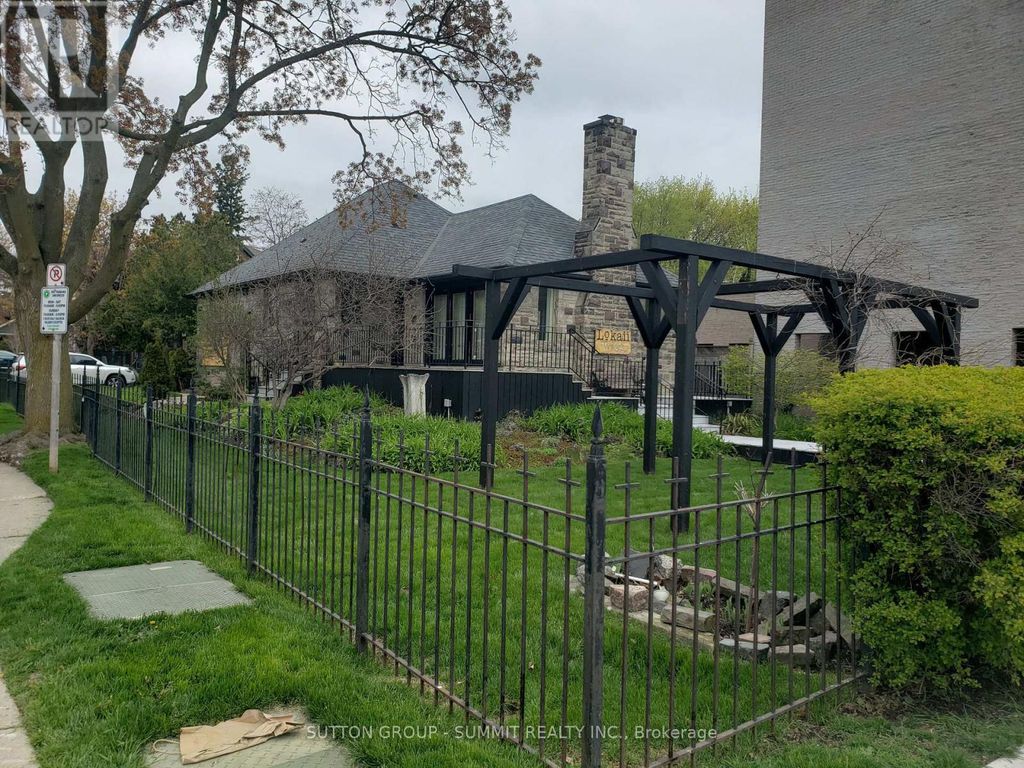 3 Brant Avenue, Mississauga (port Credit)