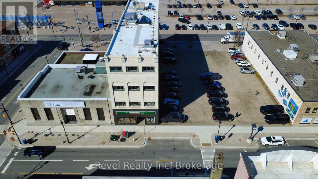 302 - 111 Main Street W, North Bay (central)