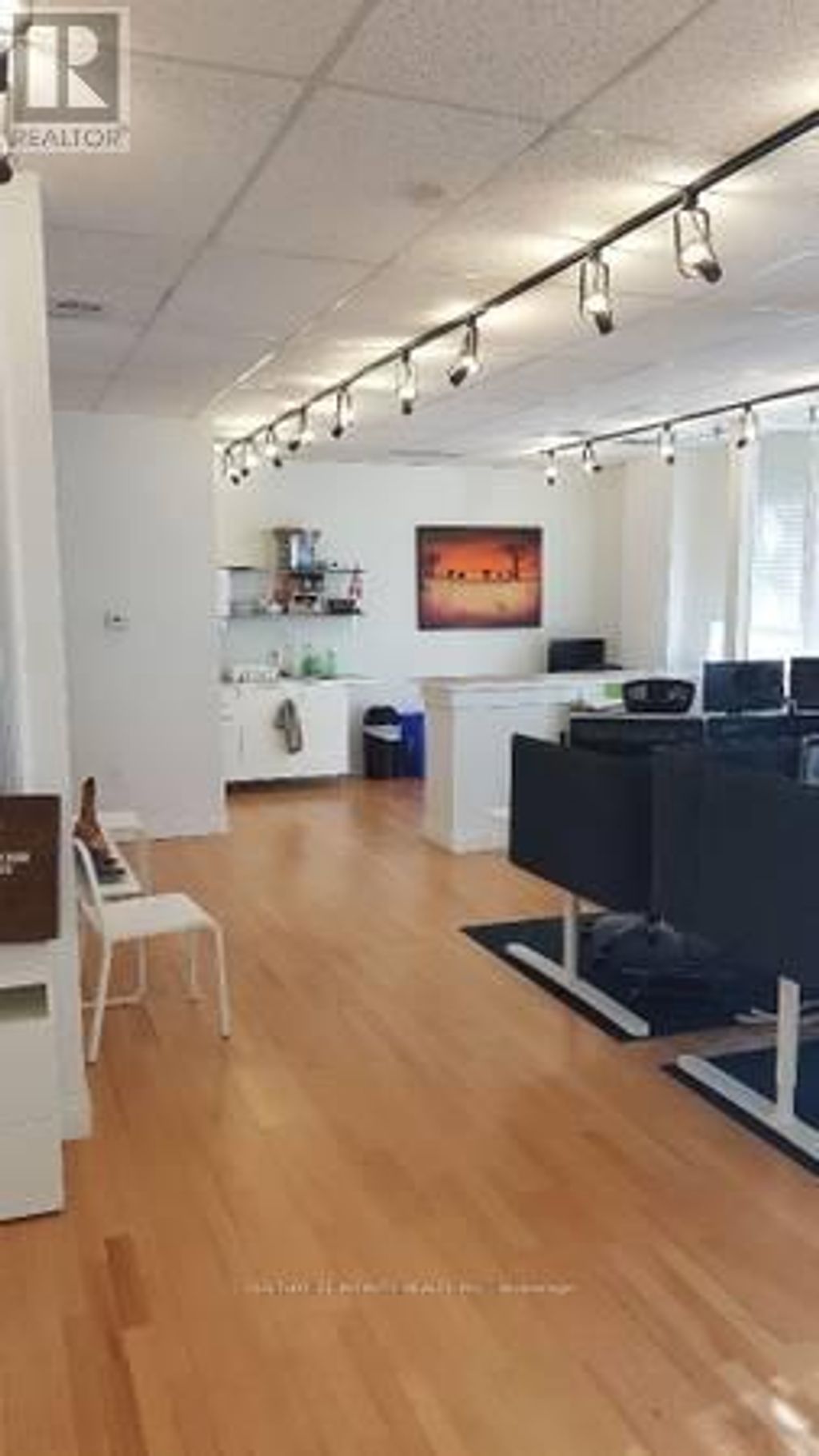 204 - 323 Kerr Street, Oakville (co Central)