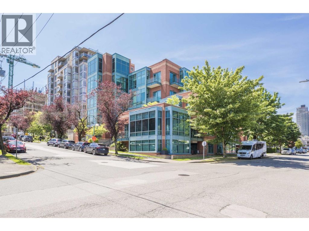 100 2433 Spruce Street, Vancouver