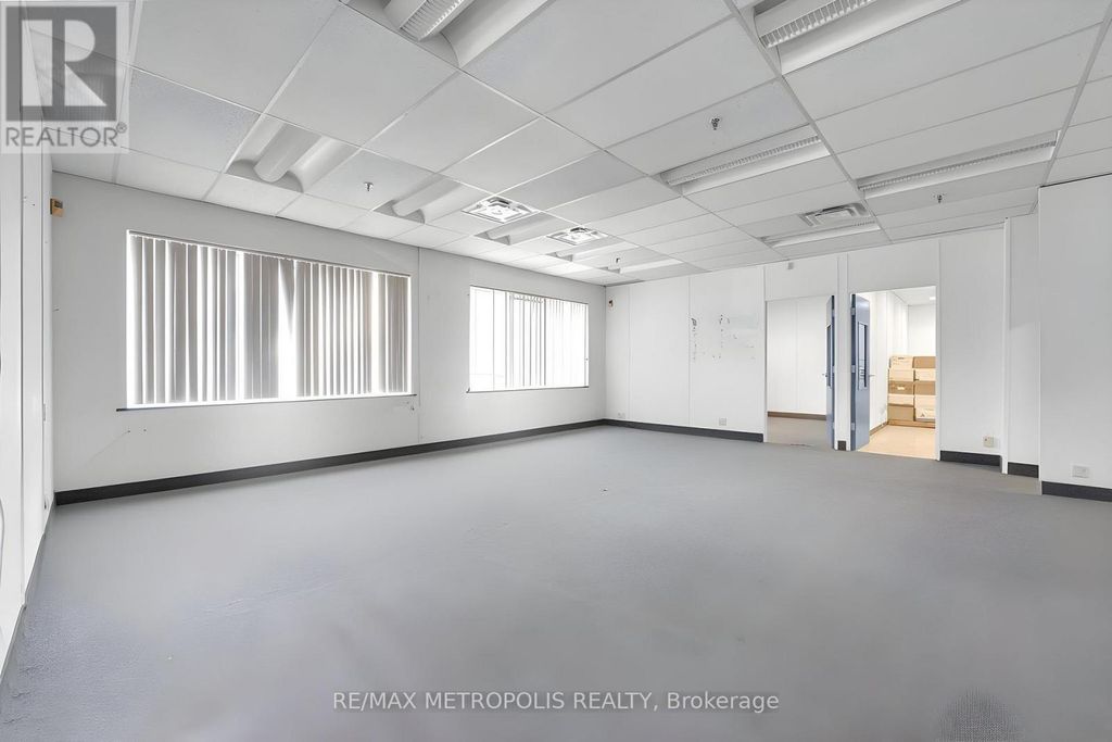35 Oak Street, Toronto (humberlea-Pelmo Park)