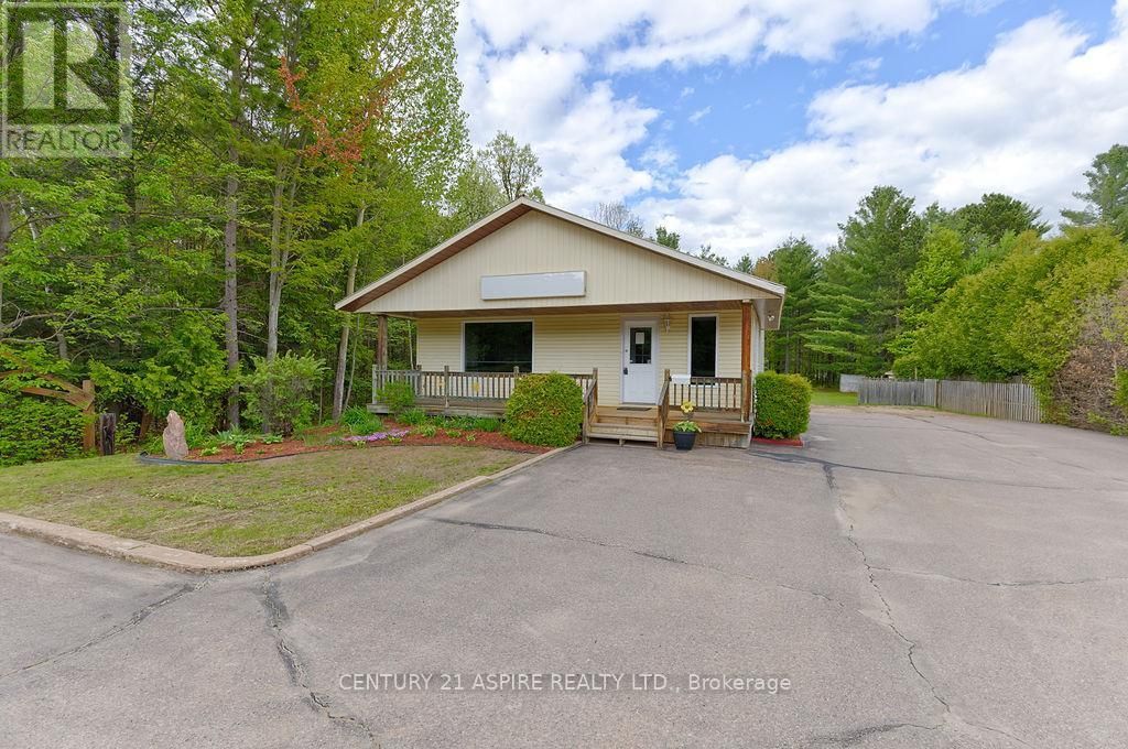 2889 Petawawa Boulevard, Petawawa