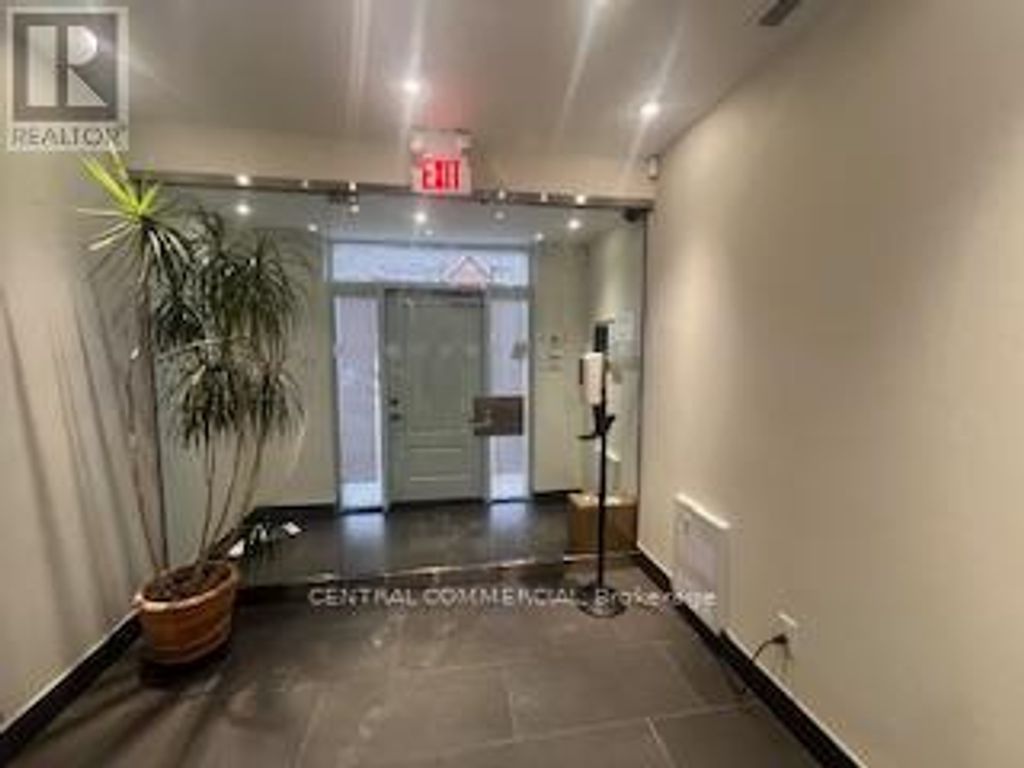 12-204 - 30 Wertheim Court, Richmond Hill (beaver Creek Business Park)