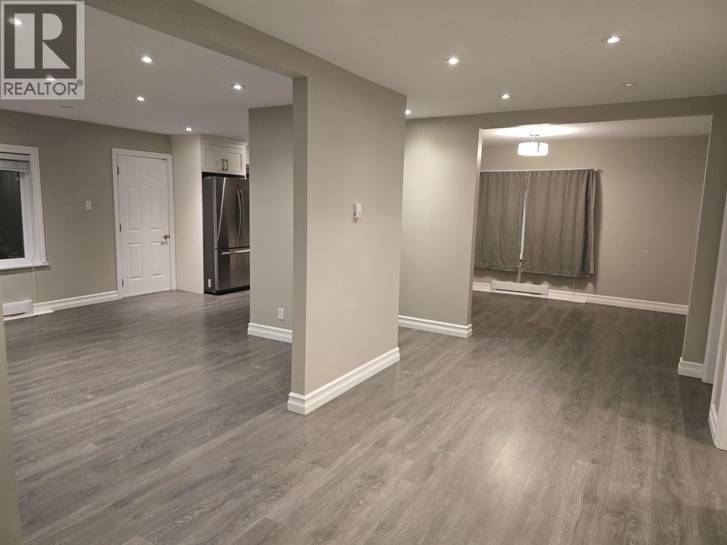 22504 Lougheed Highway, Maple Ridge