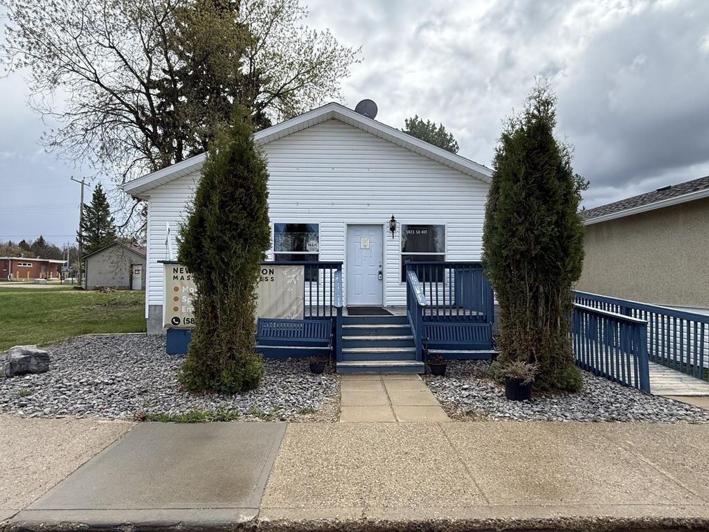 5023 50 Ave, Breton