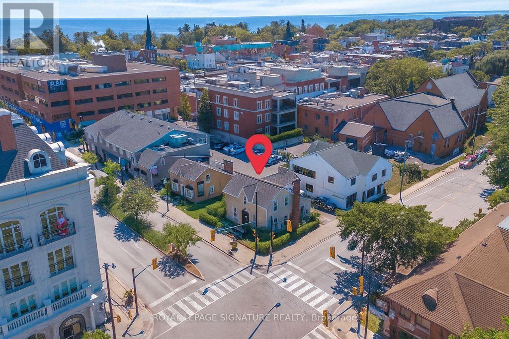 140 Trafalgar Road, Oakville (oo Old Oakville)