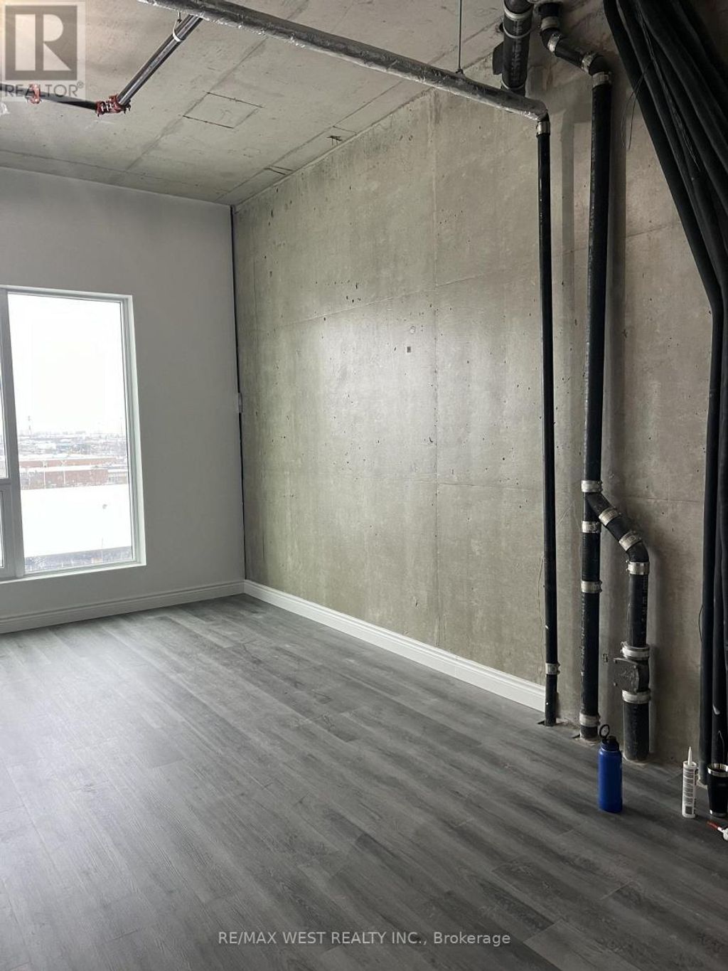 423 - 600 Dixon Road, Toronto (west Humber-Clairville)