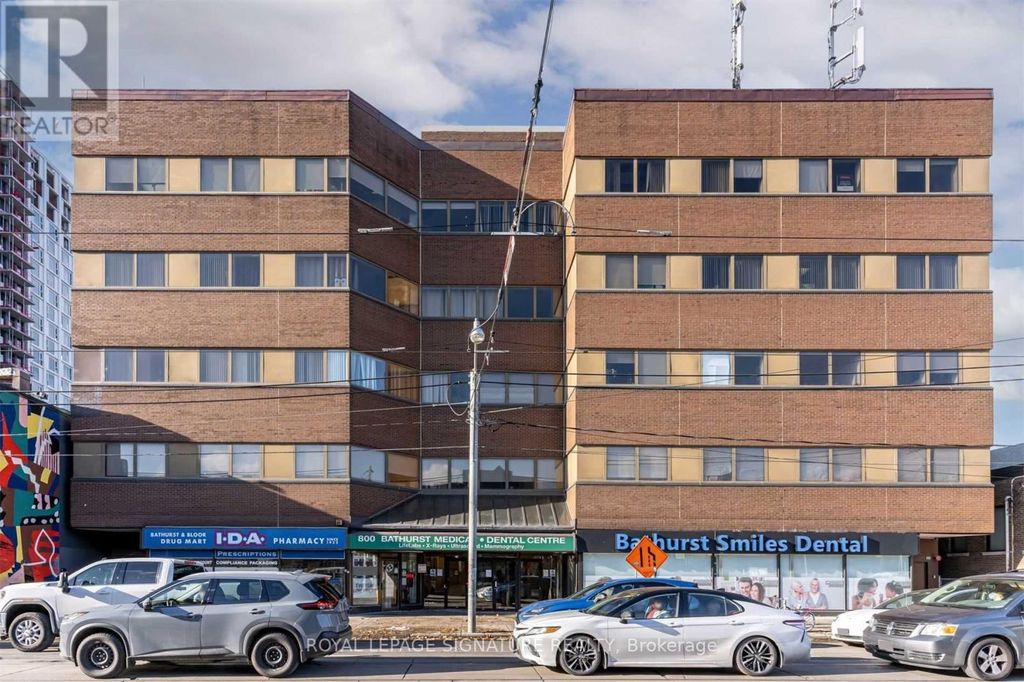 206 - 800 Bathurst Street, Toronto (annex)