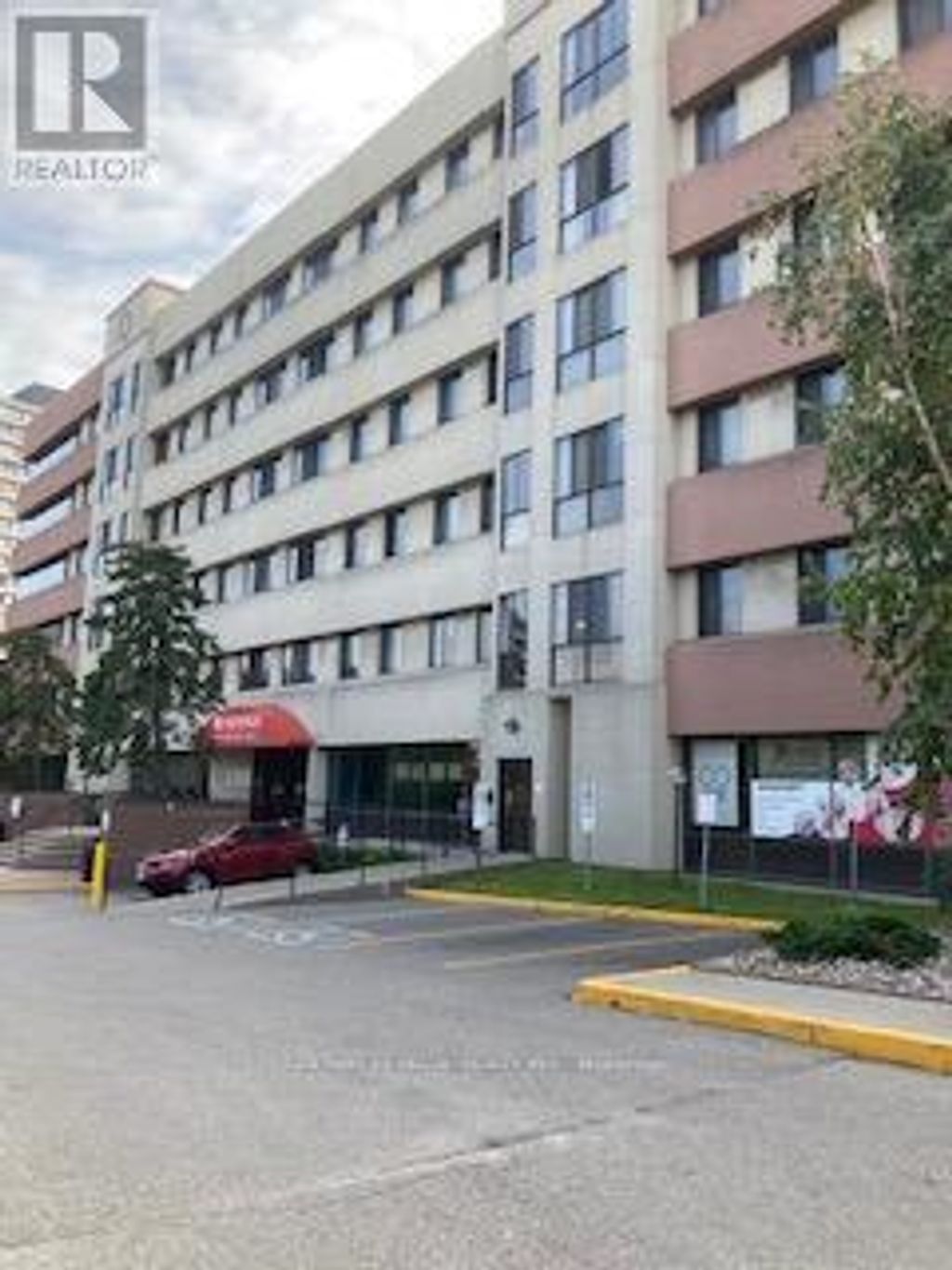 105 - 10 Gateway Boulevard, Toronto (thorncliffe Park)