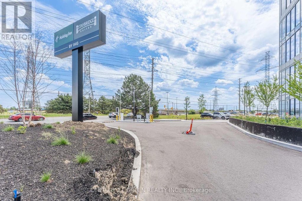 323 - 998 Martin Grove Road, Toronto (west Humber-Clairville)