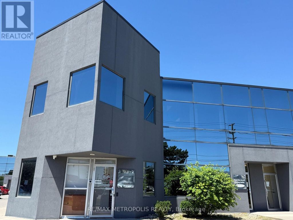 35 - 2355 Derry Road E, Mississauga (northeast)