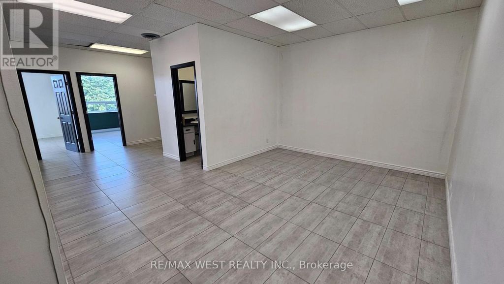 206 - 174 Harwood Avenue, Ajax (south West)