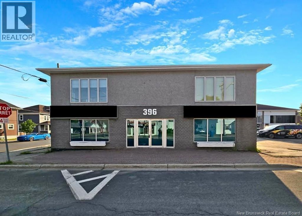 396 King, Bathurst