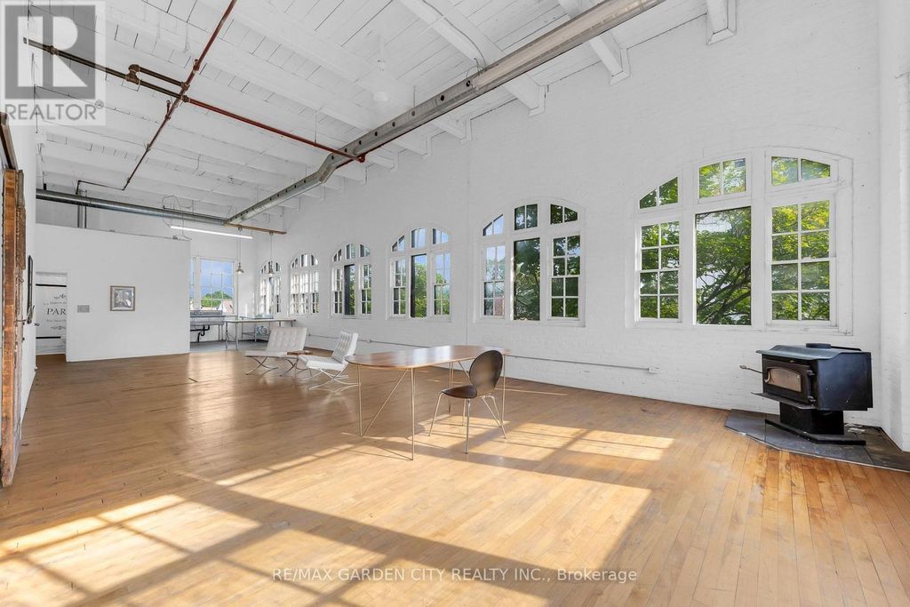 Loft - 468 Cumberland Avenue, Hamilton (blakeley)