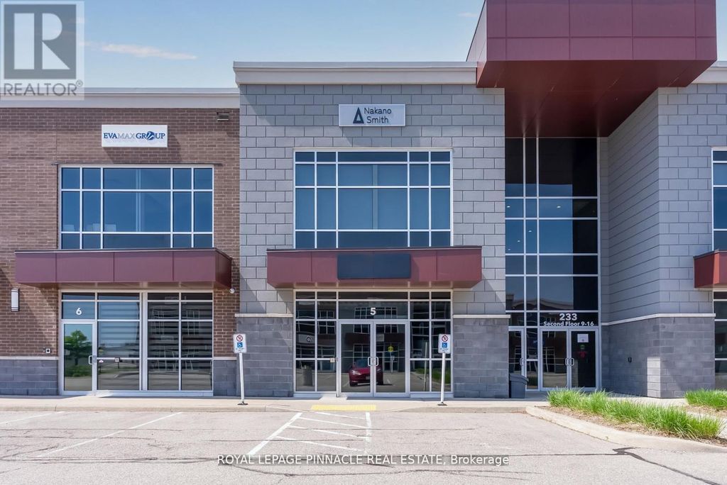 5-c - 233 Speers Road, Oakville (qe Queen Elizabeth)
