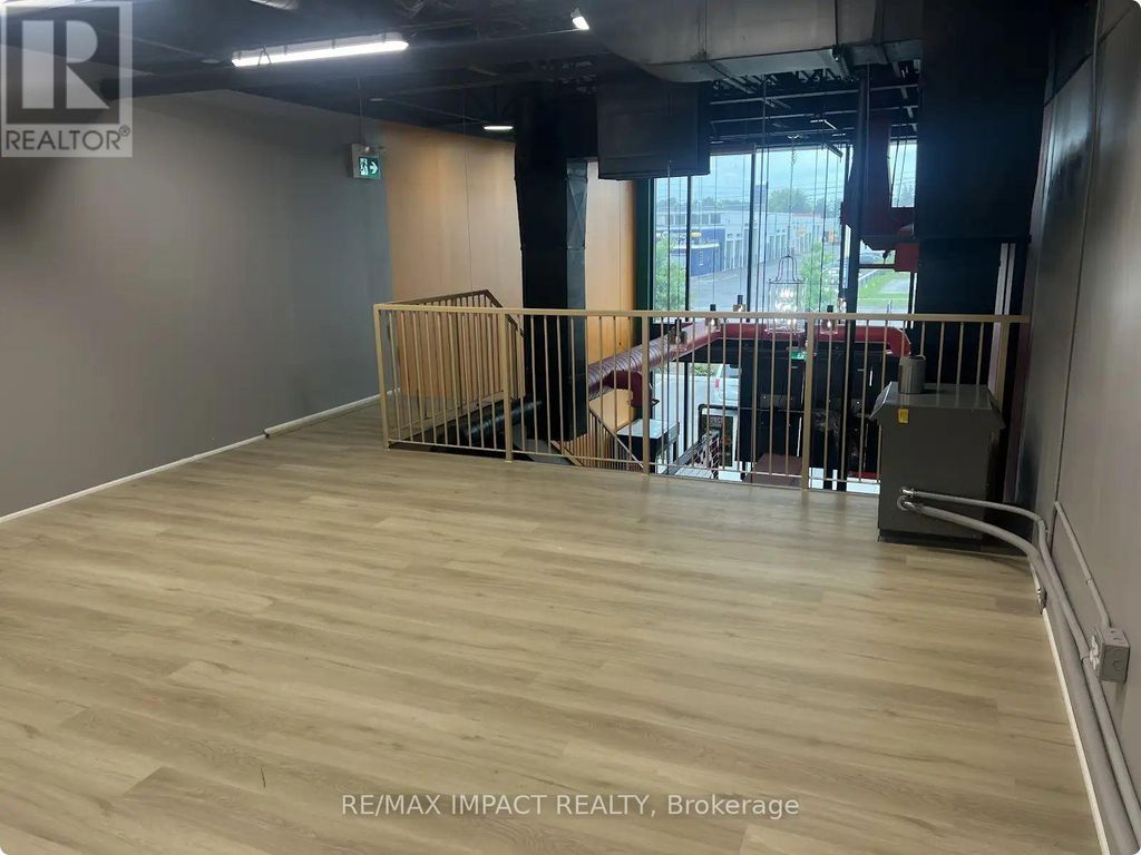 2-mez - 530 Speers Road, Oakville (qe Queen Elizabeth)