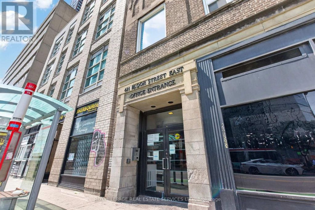 207/208 - 421 Bloor Street E, Toronto (north St. James Town)