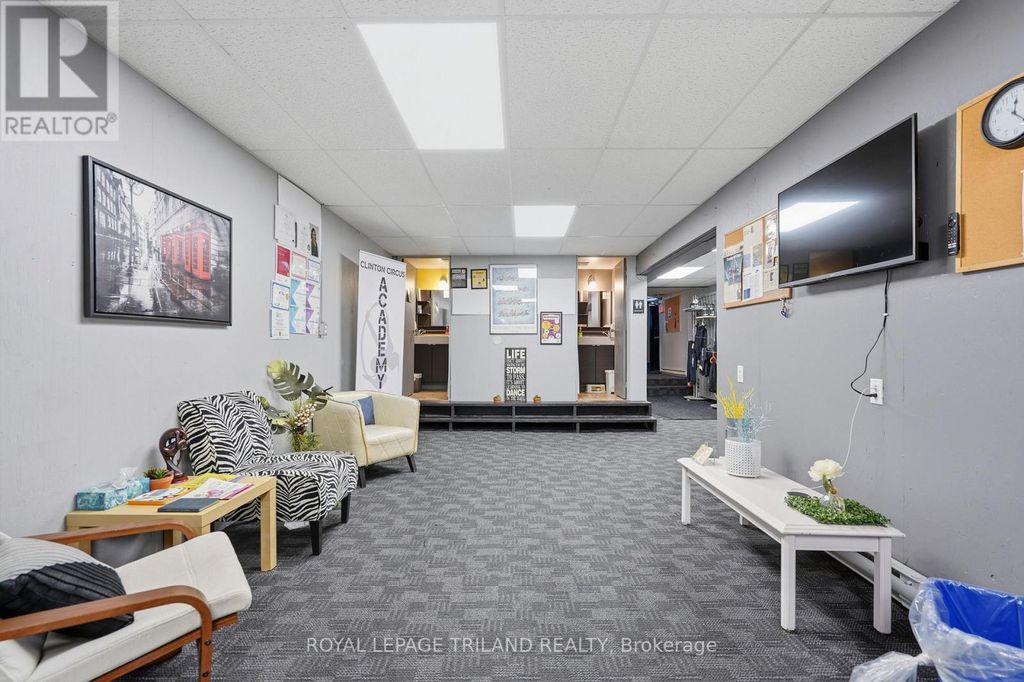 Front Studio - 80 Albert Street, Central Huron (clinton)