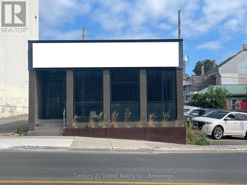 114 Simcoe Street, Peterborough (town Ward 3)