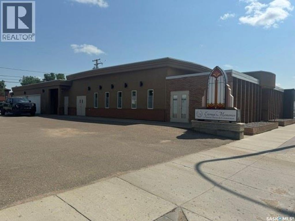 1332-1342 100th Street, North Battleford