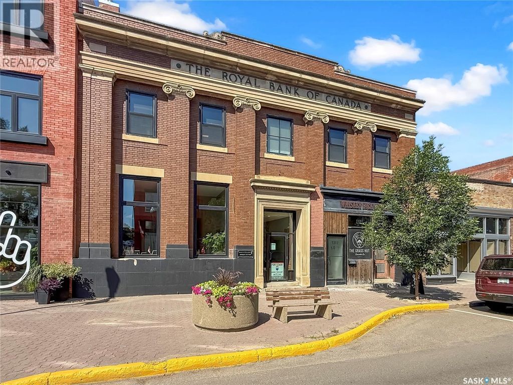 42 Central Avenue N, Swift Current