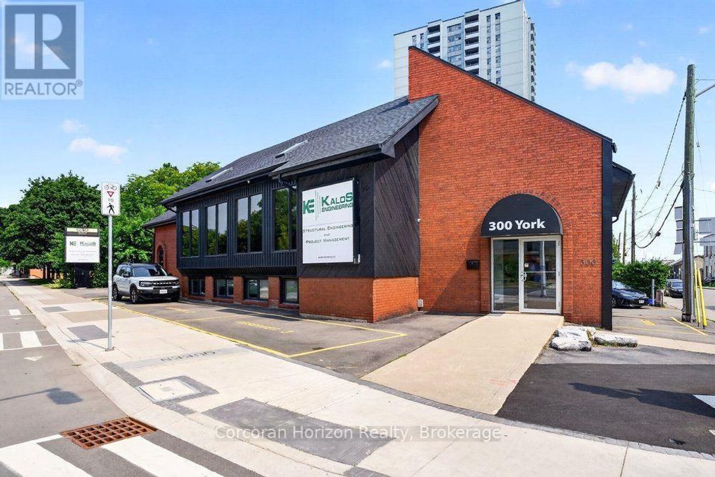 300 York Boulevard, Hamilton (strathcona)