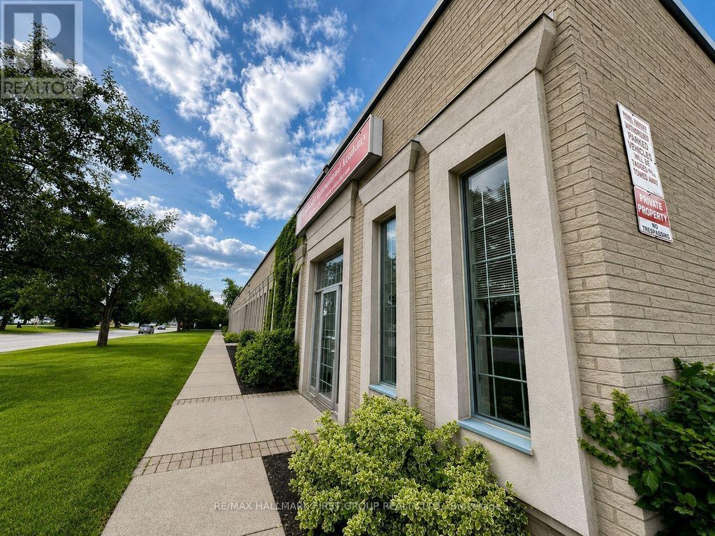 2 - 126 Commercial Avenue, Ajax (south West)