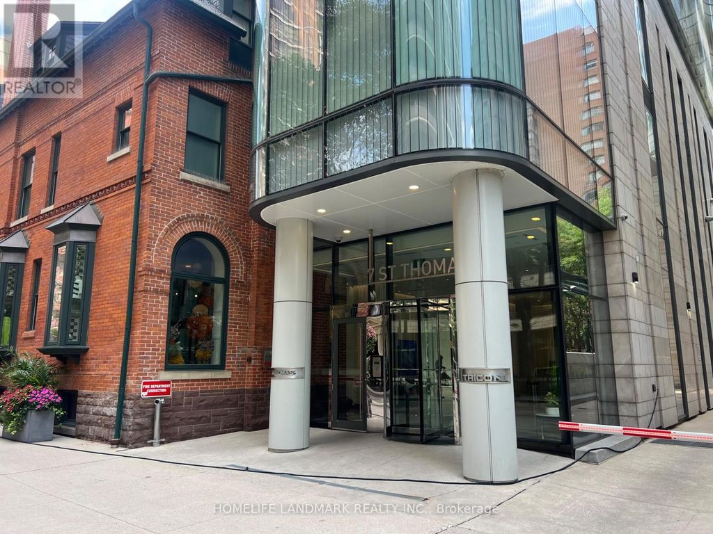 209 - 7 St Thomas Street, Toronto (bay Street Corridor)