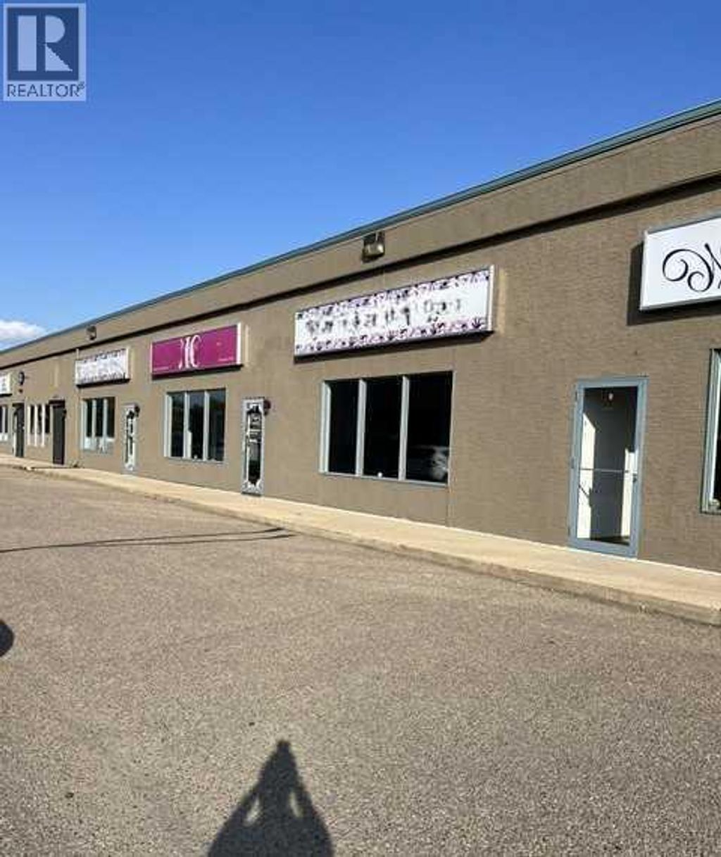 9 / 10 / 11, 3295 Dunmore Road Se, Medicine Hat
