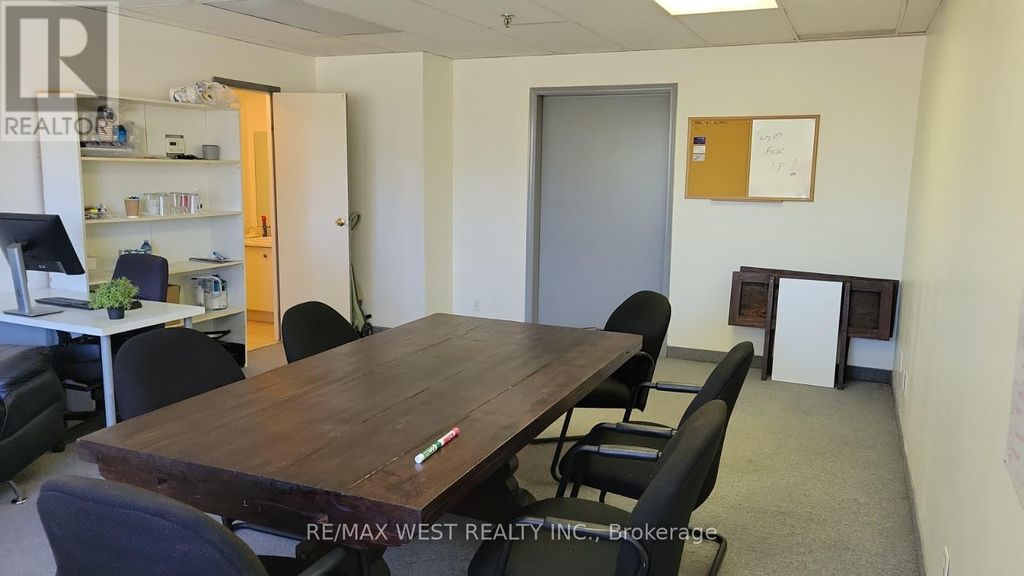 4b - 210 Drumlin Circle, Vaughan (concord)