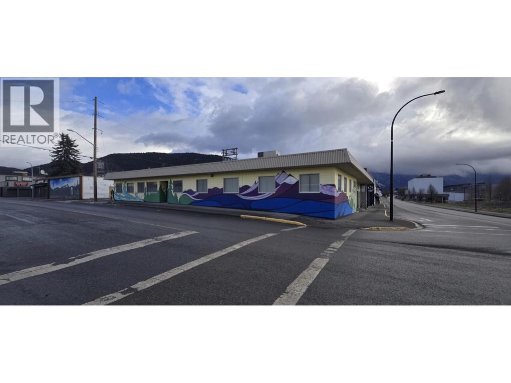3210 Emerson Street, Terrace