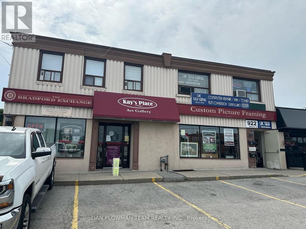 203 - 922 Simcoe Street N, Oshawa (centennial)