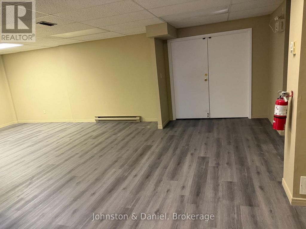 Lower - 213 Byron Street S, Whitby (downtown Whitby)