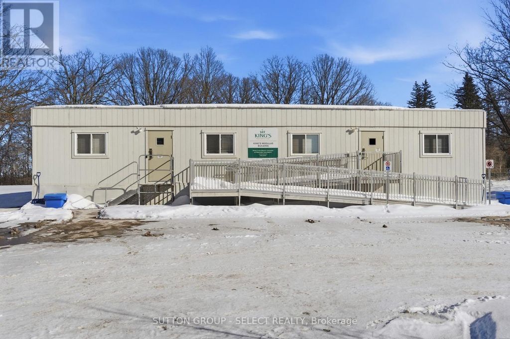 370 Huron Street, London East (east B)