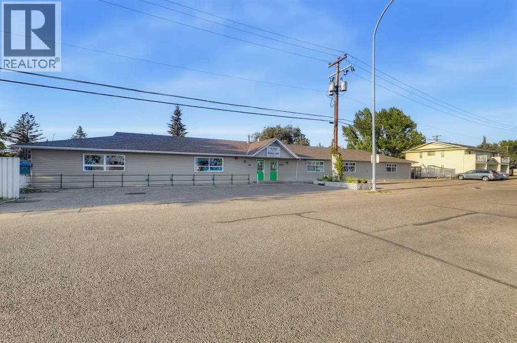 1006 / 1008 11 Avenue, High River