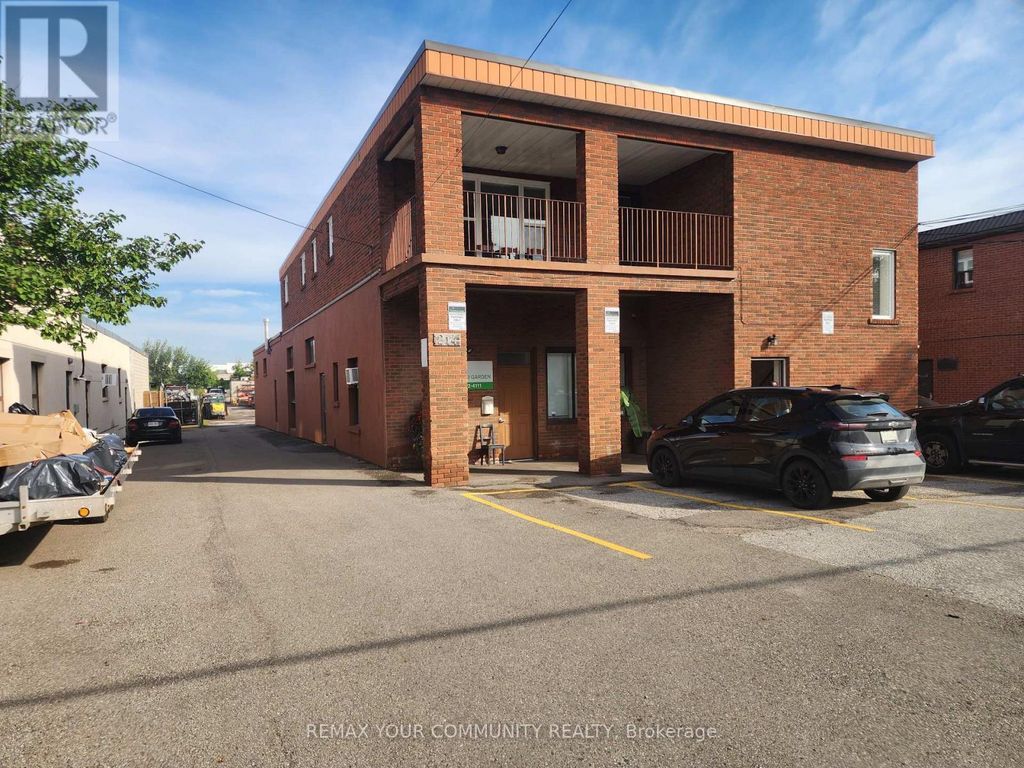 2nd Floor - 214 Pellatt Avenue, Toronto (humberlea-Pelmo Park)