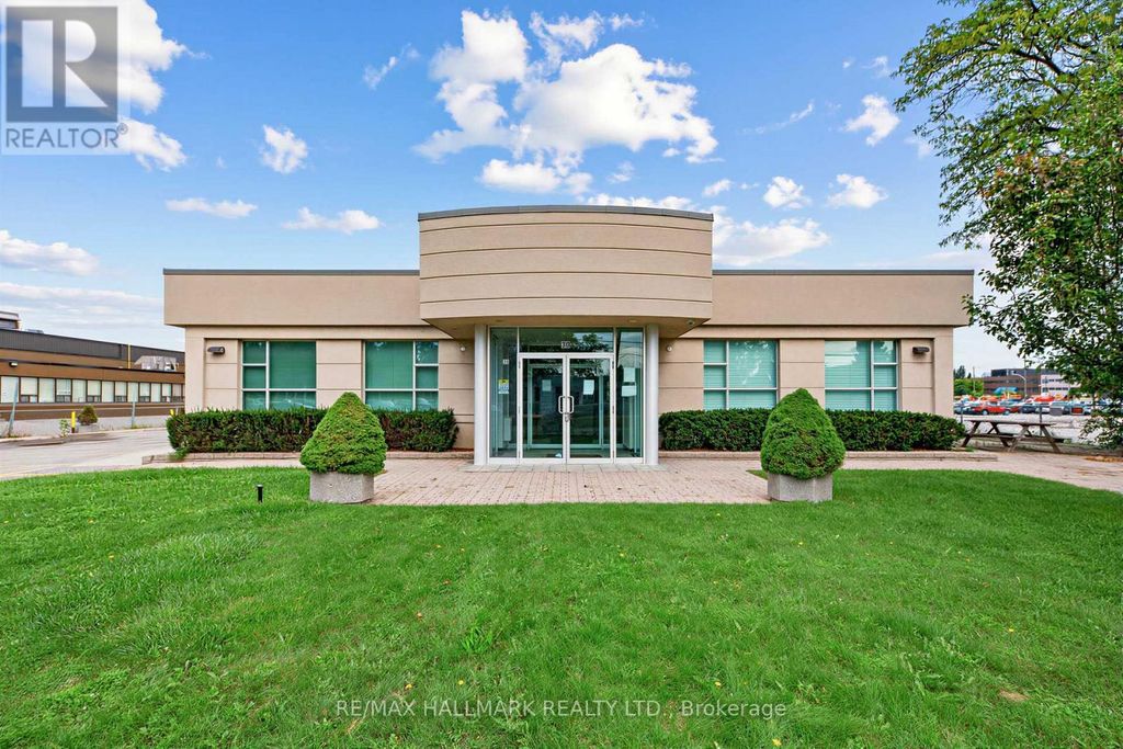 202 - 30 Kern Road, Toronto (banbury-Don Mills)