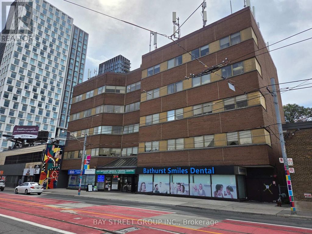 204 - 800 Bathurst Street, Toronto (annex)