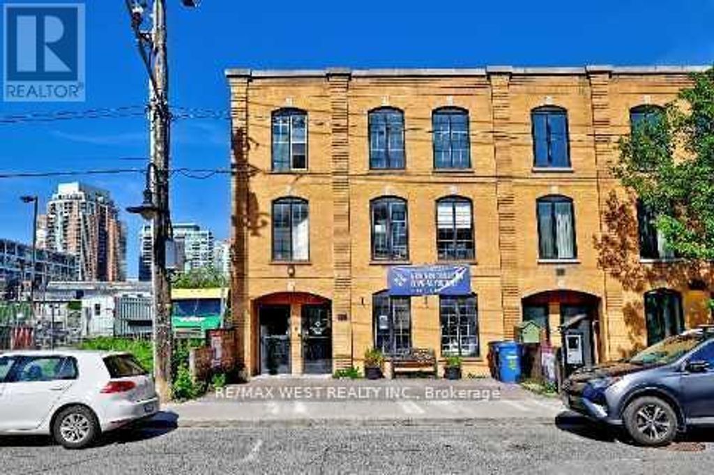Upper - 31 Atlantic Avenue, Toronto (niagara)