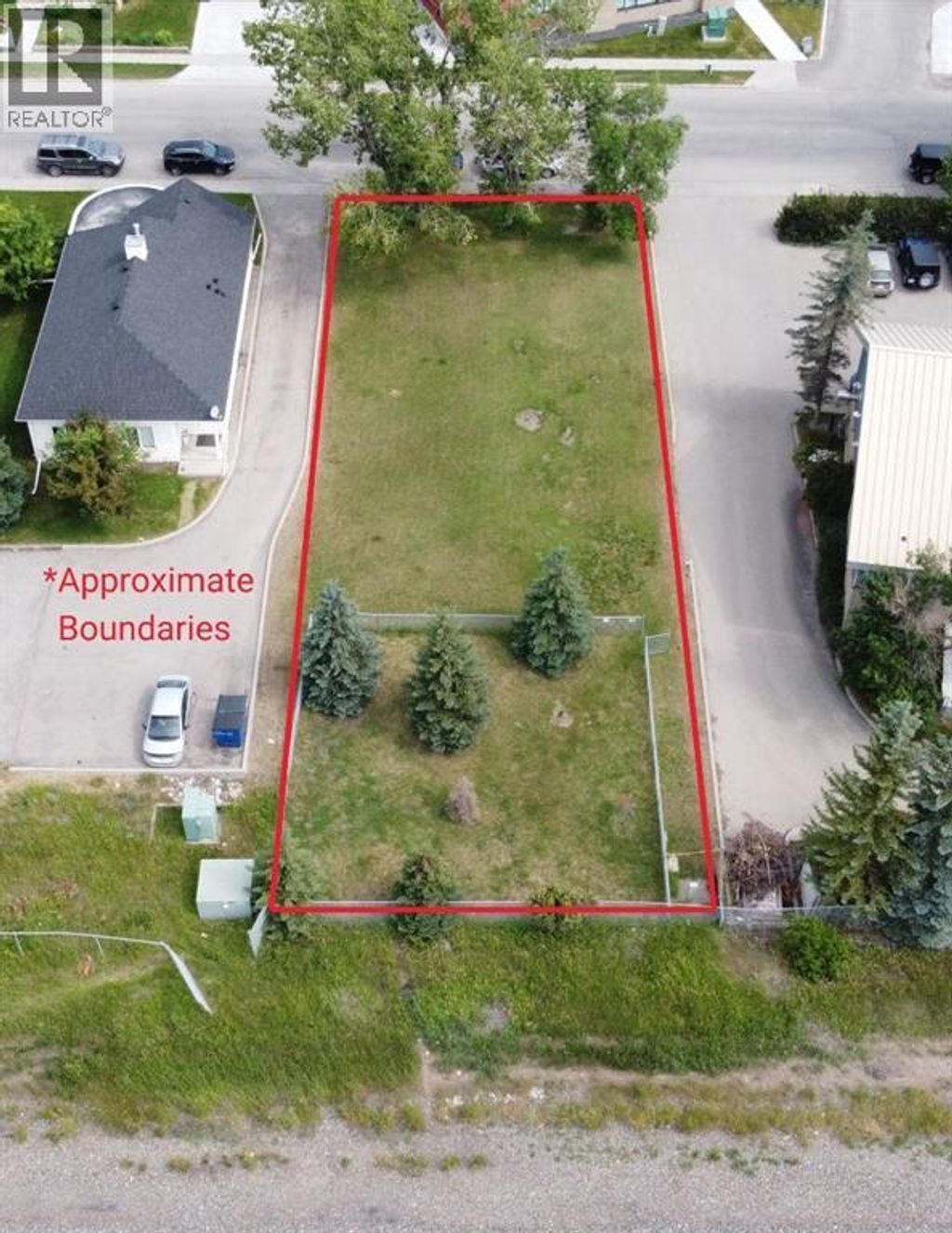 313 First Street E, Cochrane