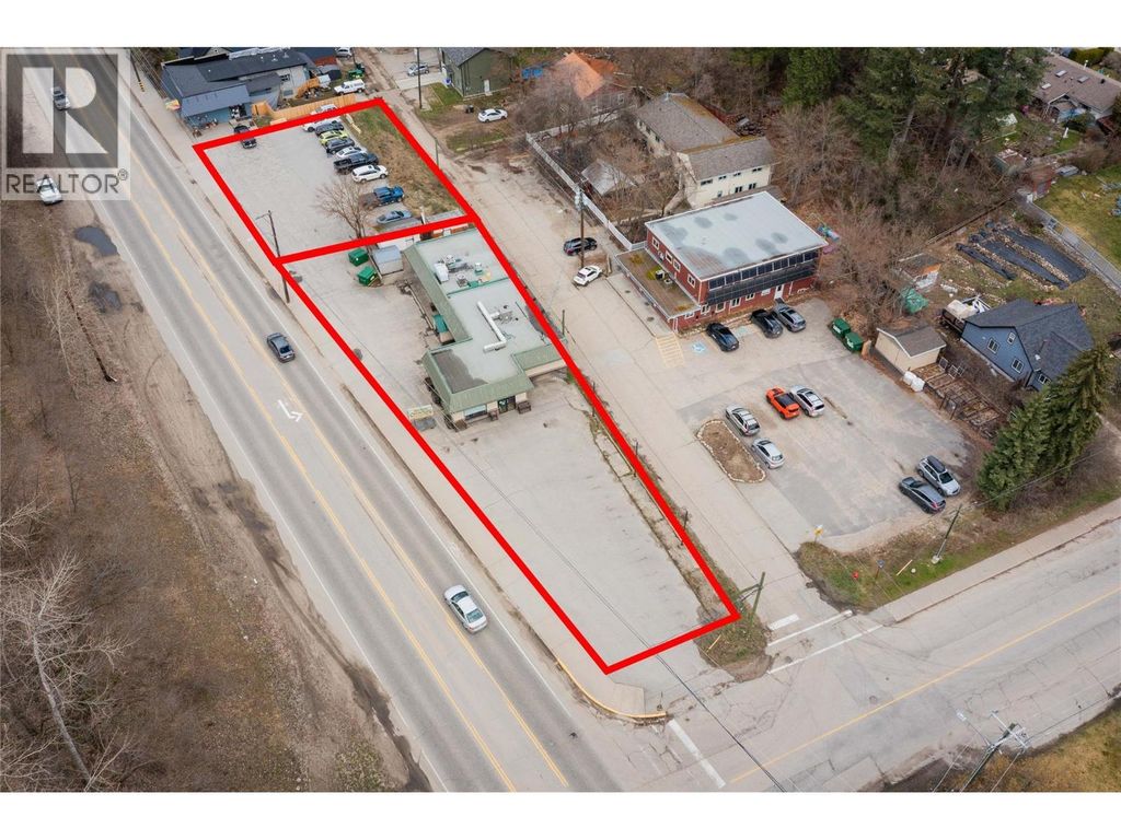 755/789 Columbia Avenue, Castlegar