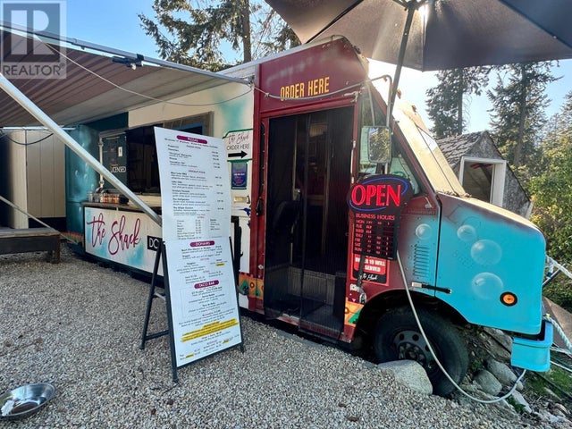 2051 Hunter Frontage Road, Christina Lake